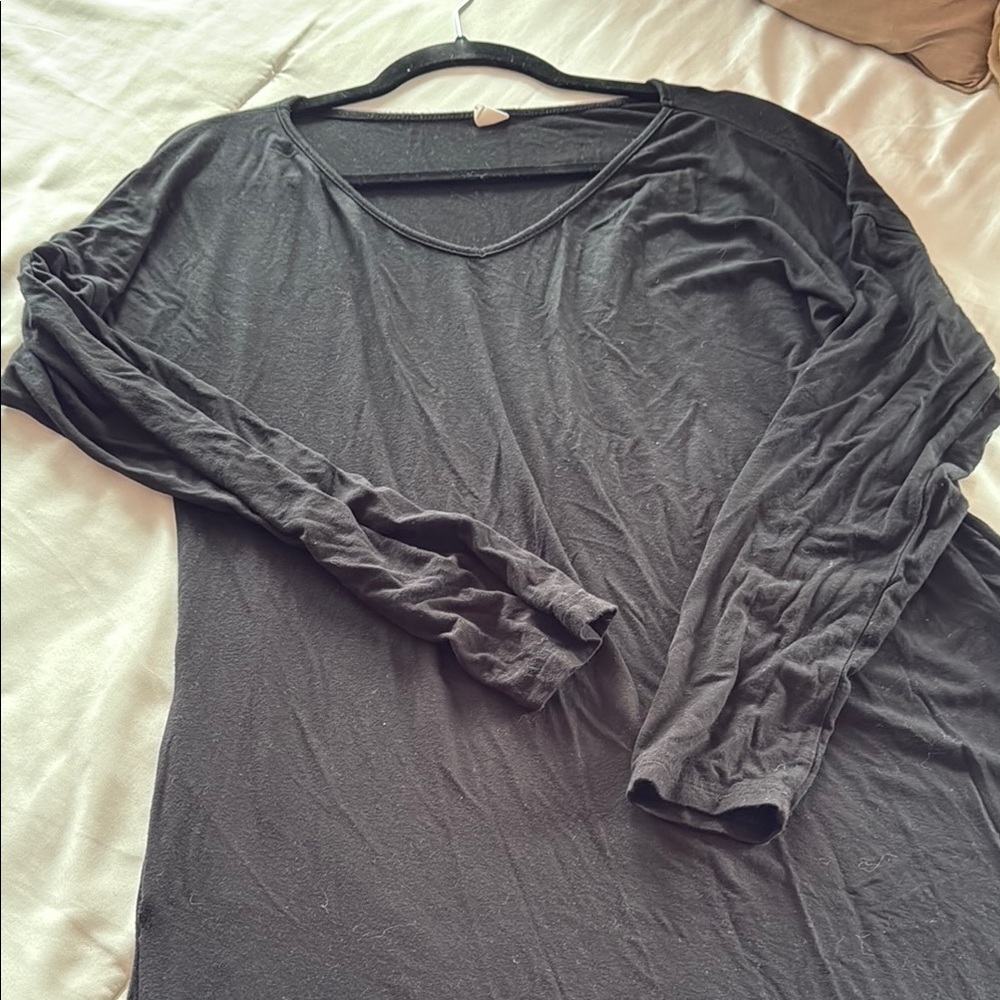 Very comfortable flowy black dress